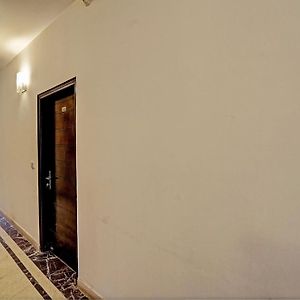 Hotel O Starlight Inn